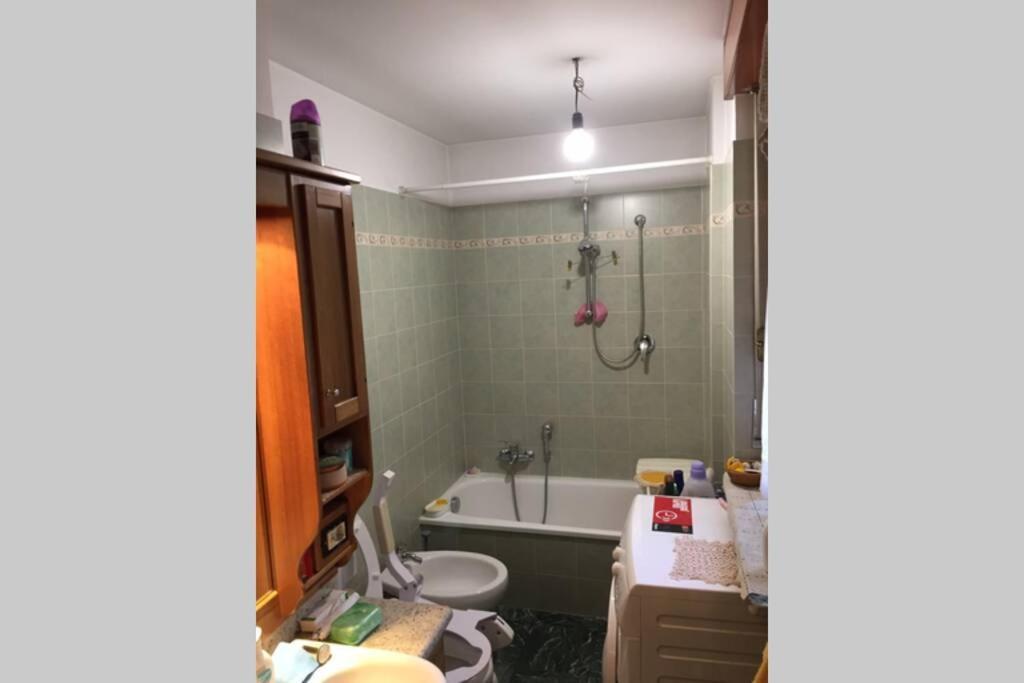 Appartamento Con Parcheggio Pubblico Sotto Casa Saint-Vincent Exterior foto