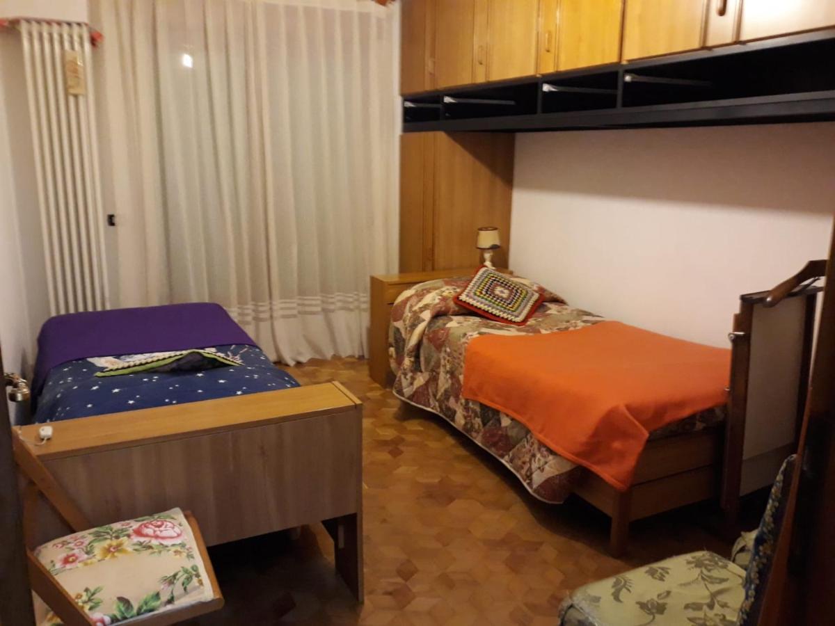 Appartamento Con Parcheggio Pubblico Sotto Casa Saint-Vincent Exterior foto