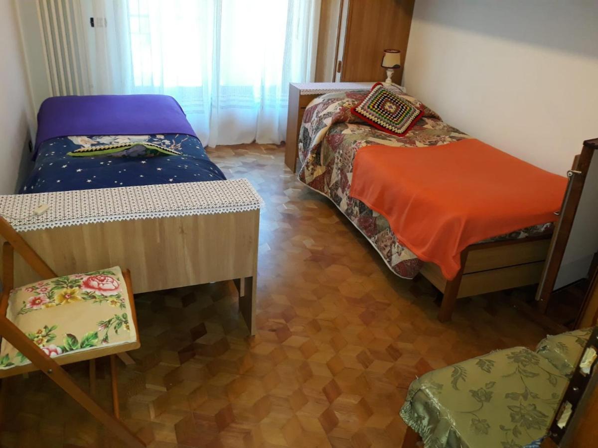 Appartamento Con Parcheggio Pubblico Sotto Casa Saint-Vincent Exterior foto
